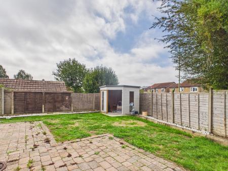 5 bedroom Detached house to let in Northfield Close, Waterlooville, PO8