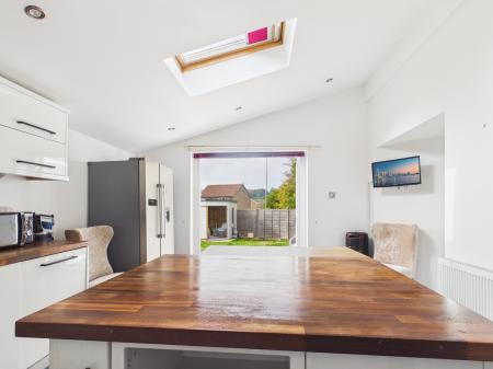 5 bedroom Detached house to let in Northfield Close, Waterlooville, PO8
