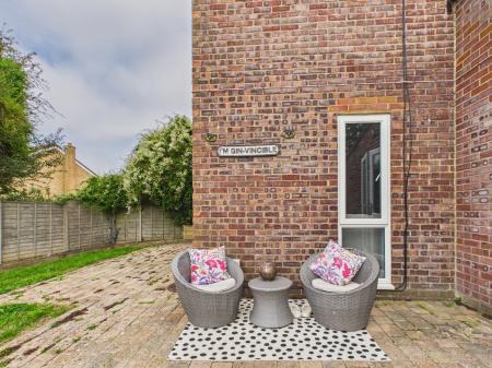5 bedroom Detached house to let in Northfield Close, Waterlooville, PO8