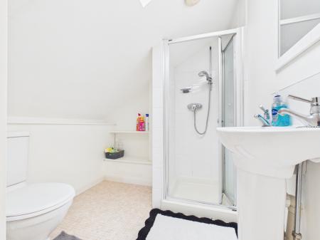 5 bedroom Detached house to let in Northfield Close, Waterlooville, PO8