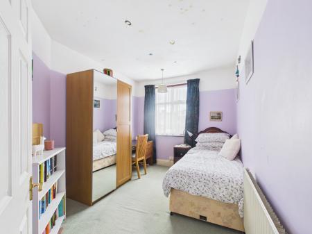 5 bedroom End of terrace house for sale in Chatsworth Avenue, Cosham, Portsmouth, PO6