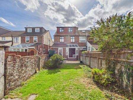 5 bedroom End of terrace house for sale in Chatsworth Avenue, Cosham, Portsmouth, PO6