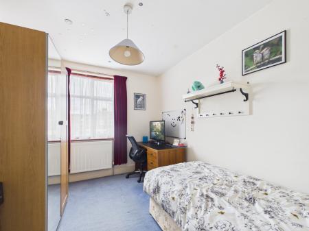 5 bedroom End of terrace house for sale in Chatsworth Avenue, Cosham, Portsmouth, PO6