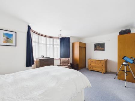 5 bedroom End of terrace house for sale in Chatsworth Avenue, Cosham, Portsmouth, PO6