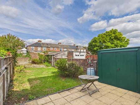 5 bedroom End of terrace house for sale in Chatsworth Avenue, Cosham, Portsmouth, PO6