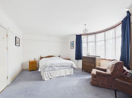 5 bedroom End of terrace house for sale in Chatsworth Avenue, Cosham, Portsmouth, PO6