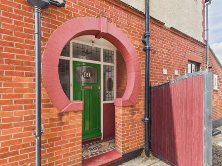 5 bedroom End of terrace house for sale in Chatsworth Avenue, Cosham, Portsmouth, PO6