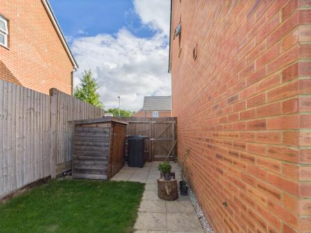 3 bedroom Semi-detached house to let in St.Agnes Close, Bedhampton, Havant, PO9