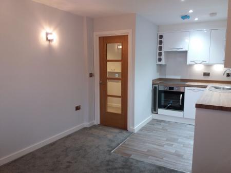 1 bedroom Flat to let in Forest Grove House, London Road, Cowplain, Waterlooville PO8