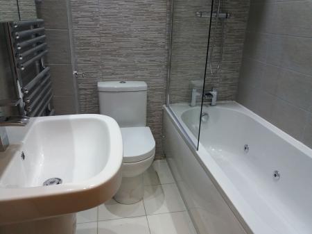 1 bedroom Flat to let in Forest Grove House, London Road, Cowplain, Waterlooville PO8