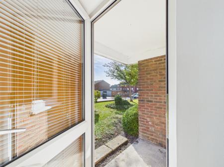 1 bedroom Flat for sale in Regal Close, Cosham, Portsmouth, PO6