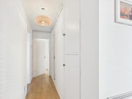 1 bedroom Flat for sale in Regal Close, Cosham, Portsmouth, PO6