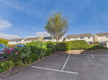 1 bedroom Flat for sale in Regal Close, Cosham, Portsmouth, PO6