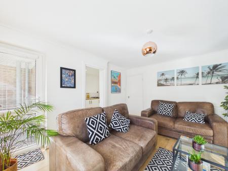 1 bedroom Flat for sale in Regal Close, Cosham, Portsmouth, PO6