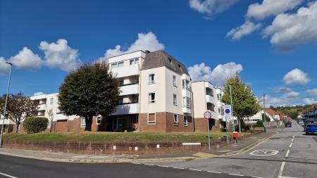 1 bedroom Flat for sale in Regal Close, Cosham, Portsmouth, PO6