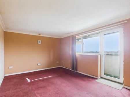 2 bedroom Flat for sale in East Lodge Park, Farlington, Portsmouth, PO6