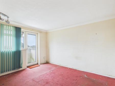 2 bedroom Flat for sale in East Lodge Park, Farlington, Portsmouth, PO6