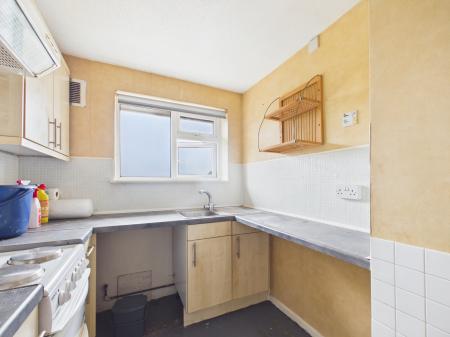 2 bedroom Flat for sale in East Lodge Park, Farlington, Portsmouth, PO6