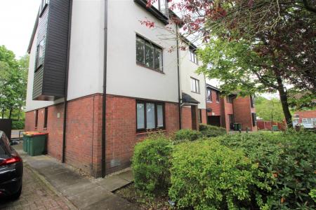 2 bedroom Flat for sale in Haighton Court, Fulwood, PR2