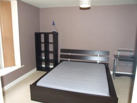 2 bedroom Flat to let in Avenham Road, Preston, PR1