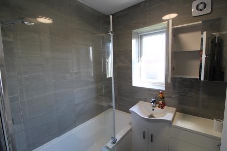 4 bedroom Semi-detached house to let in Parkthorne, Lea, PR2
