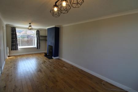 4 bedroom Semi-detached house to let in Parkthorne, Lea, PR2