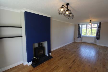 4 bedroom Semi-detached house to let in Parkthorne, Lea, PR2