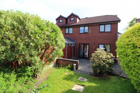 3 bedroom Semi-detached house to let in Peach Tree Close, Fulwood, PR2