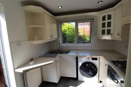 3 bedroom Semi-detached house to let in Peach Tree Close, Fulwood, PR2