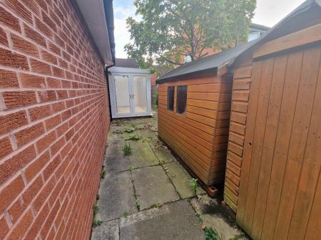 5 bedroom Detached house to let in Churchfield, Fulwood, PR2