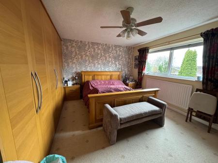 5 bedroom Detached house to let in Churchfield, Fulwood, PR2