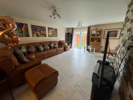 5 bedroom Detached house to let in Churchfield, Fulwood, PR2