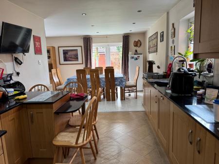5 bedroom Detached house to let in Churchfield, Fulwood, PR2