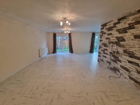 5 bedroom Detached house to let in Churchfield, Fulwood, PR2