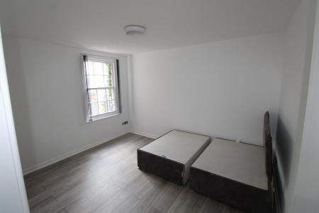 1 bedroom Flat to let in Latham Street, Preston, PR1
