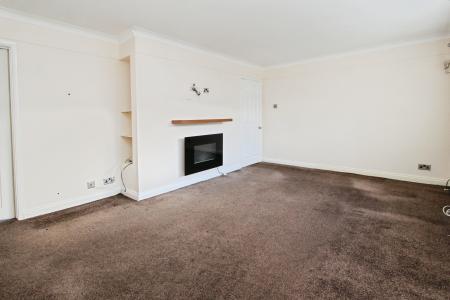 4 bedroom Semi-detached house for sale in Chieveley Close, Tilehurst, Reading, RG31