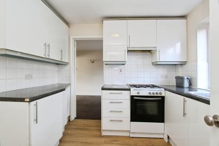 4 bedroom Semi-detached house for sale in Chieveley Close, Tilehurst, Reading, RG31