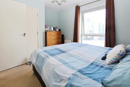 1 bedroom Flat for sale in Drake Way, Reading, RG2