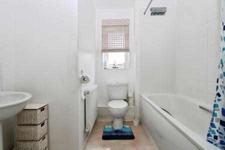 1 bedroom Flat for sale in Drake Way, Reading, RG2
