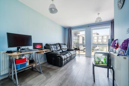 1 bedroom Flat for sale in Drake Way, Reading, RG2