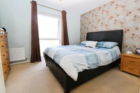 1 bedroom Flat for sale in Drake Way, Reading, RG2