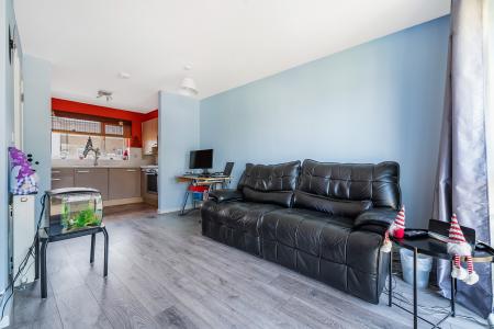 1 bedroom Flat for sale in Drake Way, Reading, RG2