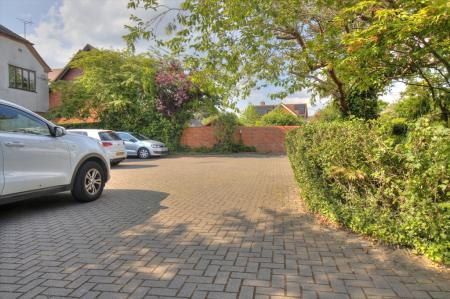 1 bedroom Flat for sale in Meadow Lane, Pangbourne, RG8