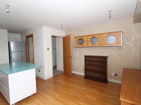 2 bedroom Flat for sale in Queens Road, Reading, Reading, RG1