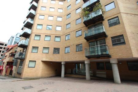 1 bedroom Flat to let in Merchants Place, Reading, RG1
