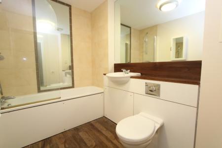 1 bedroom Flat to let in Merchants Place, Reading, RG1