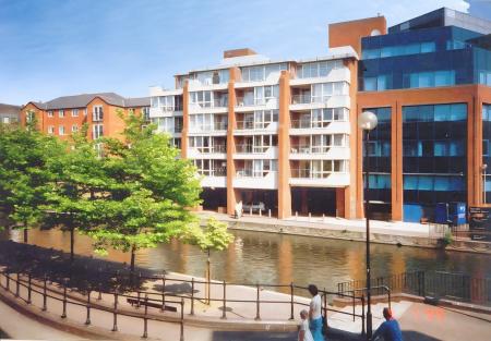 1 bedroom Flat to let in Kings Reach Court, Reading, RG1