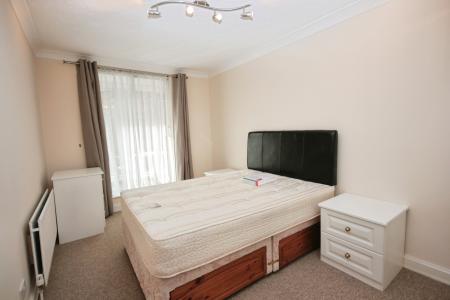 1 bedroom Flat to let in Kings Reach Court, Reading, RG1