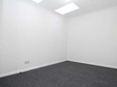2 bedroom Flat to let in Upper Crown Street, Reading, RG1