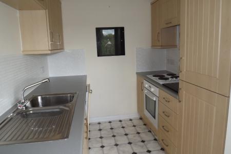 2 bedroom Flat to let in Amersham Road, Caversham, Reading, RG4